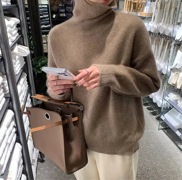 Damski golfowy sweter o luźnym kroju | Styl elegancki